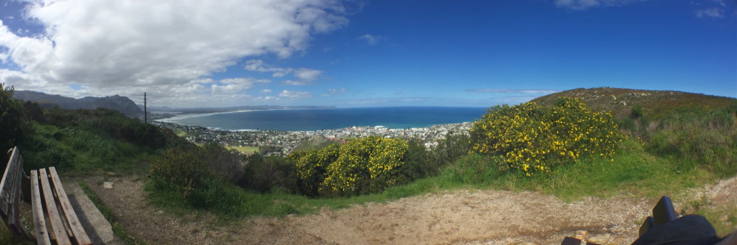 MooLouw's profile banner image