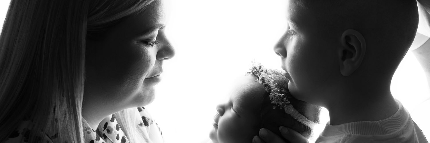 Katie Howe 💛 banner