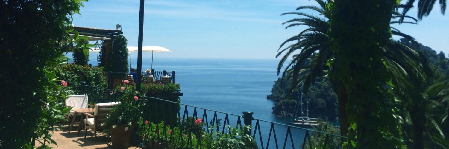 Hillery Champagne banner