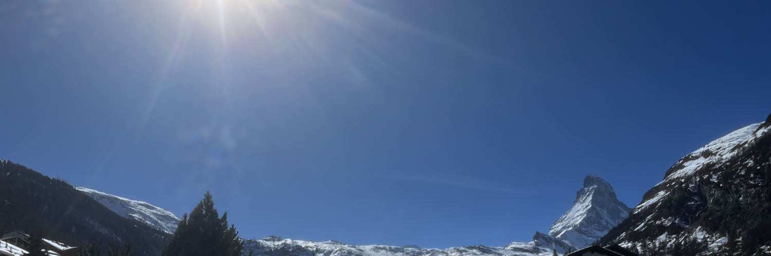 우르르릉 banner