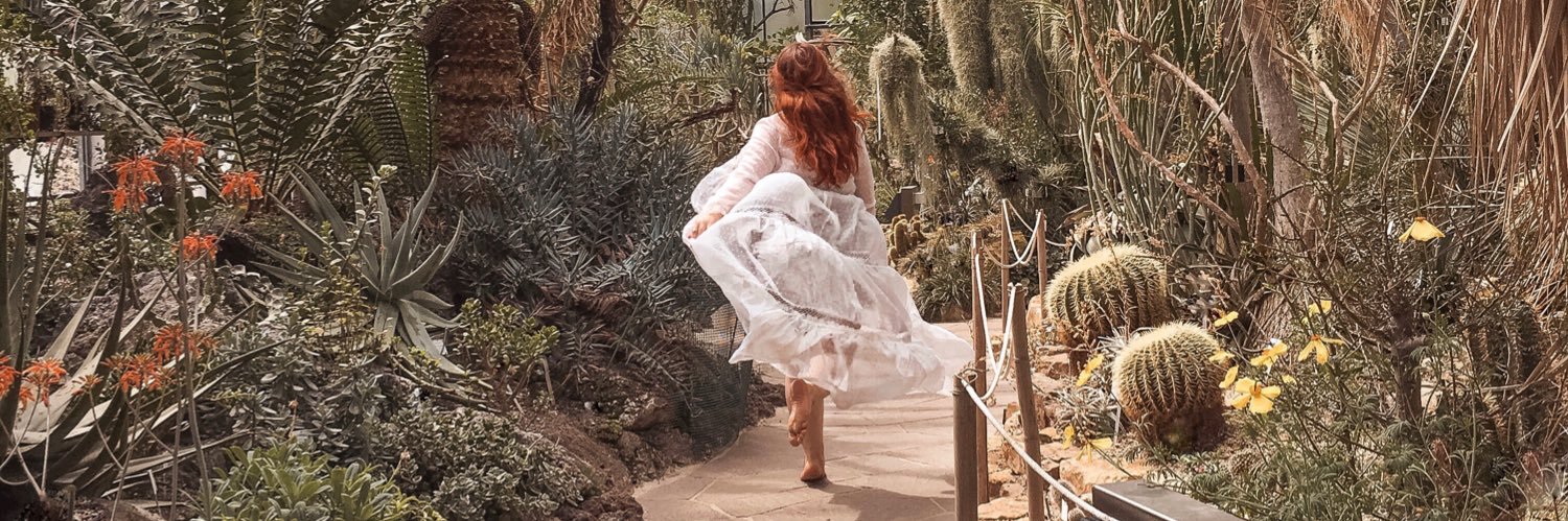 IsabelleGloria's profile banner image