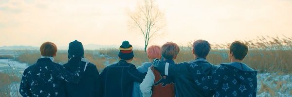 LuanaKpopper's profile banner image