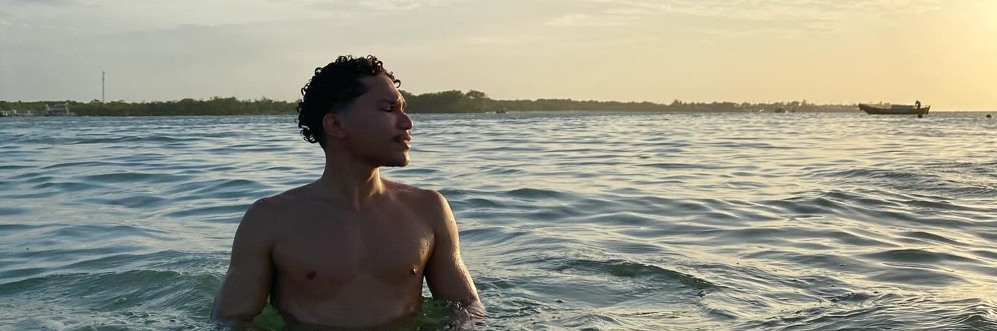 andrezaummmm's profile banner image