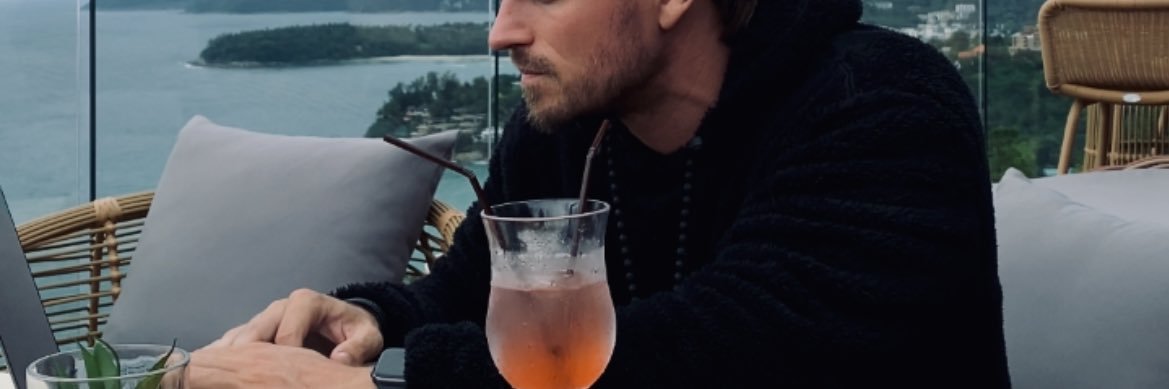 0xNils's profile banner image