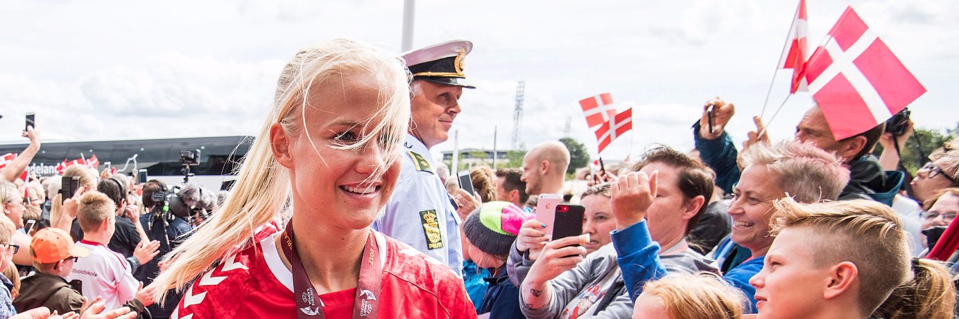 kvindefodbold banner