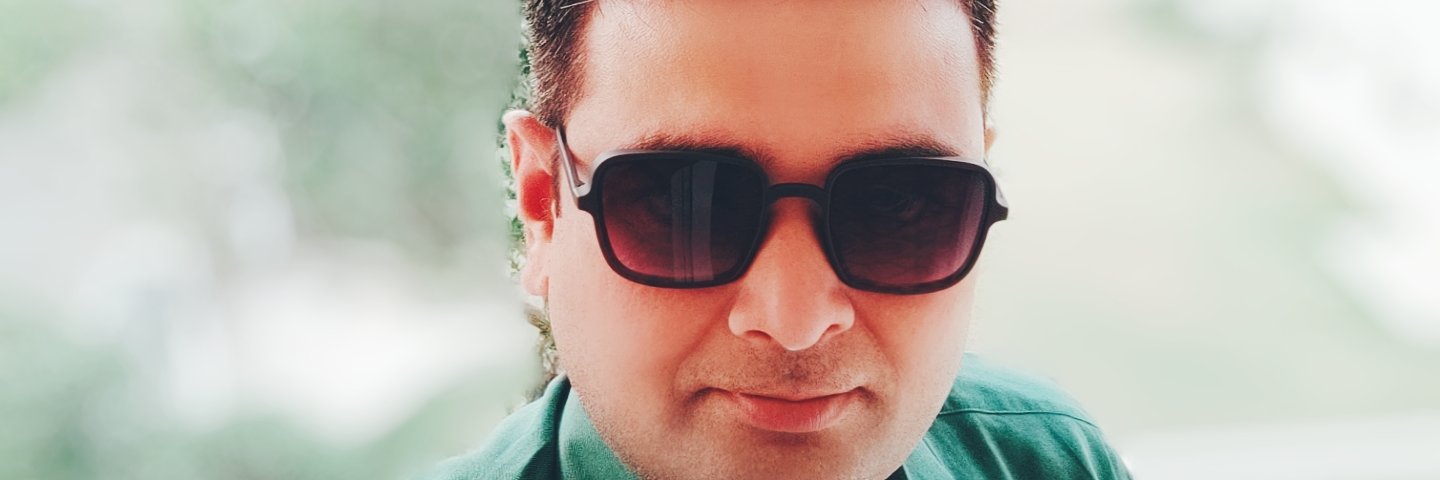 vinitbinu's profile banner image