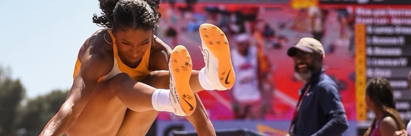 Jasmine Todd 💜💛 banner