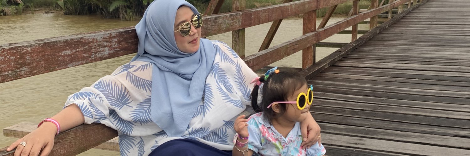 dina_705's profile banner image