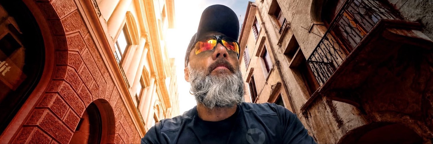 johnniemaneiro's profile banner image