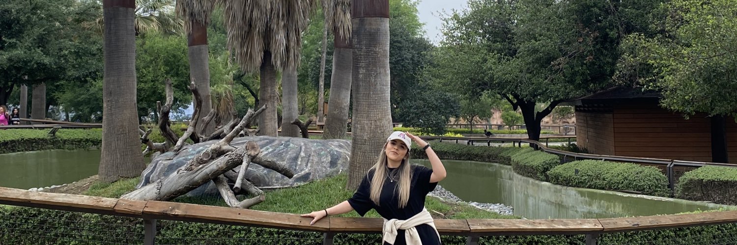 Michellecaezcon's profile banner image