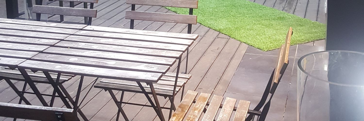 부동산전망하는남자 banner