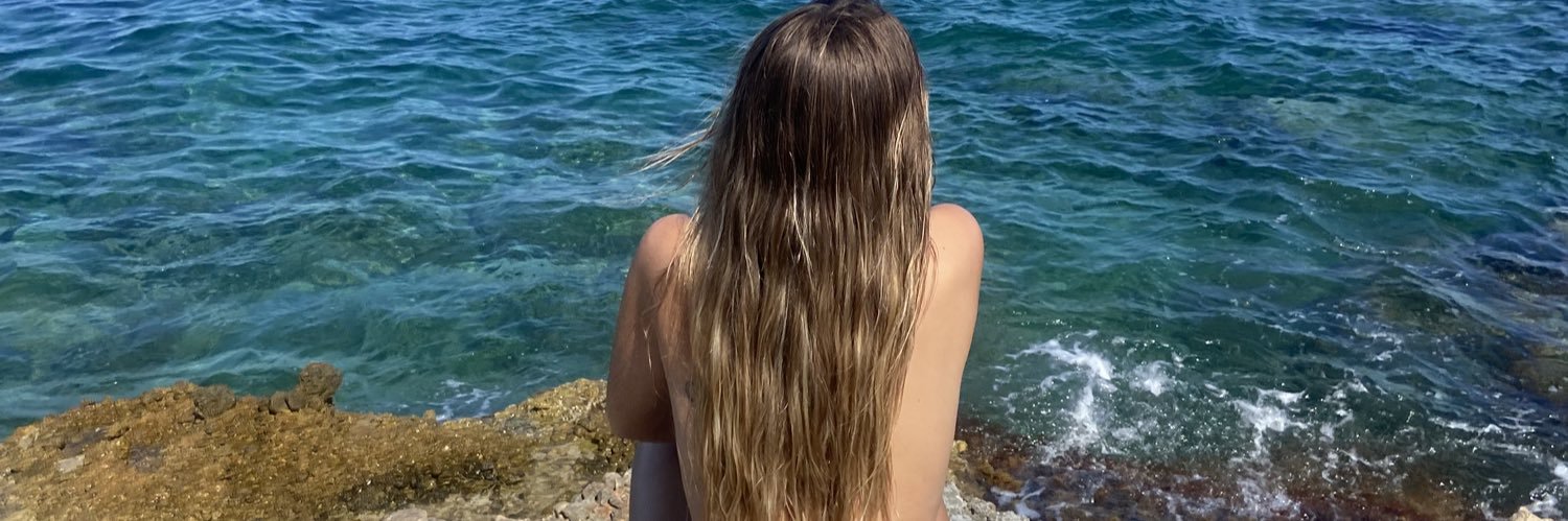 annamesa_'s profile banner image