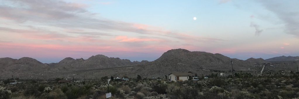 khyellemango's profile banner image