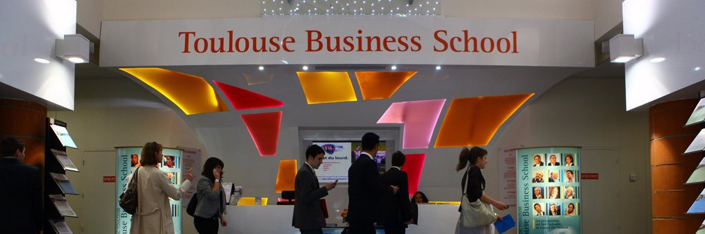 Isabelle Assassi banner