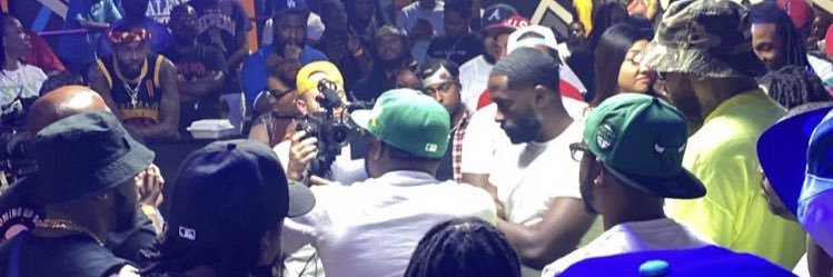 No Smoking. 🚭 banner