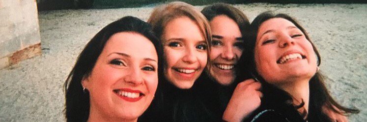 Emeline_Jo's profile banner image
