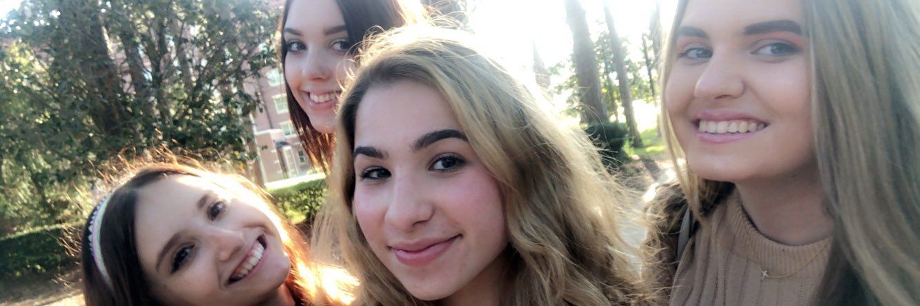 Melaniewebaaaa's profile banner image