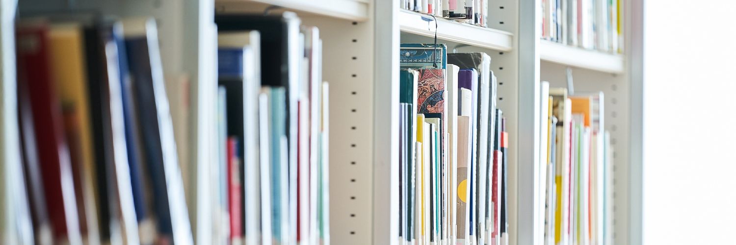 bibliotequescat's profile banner image