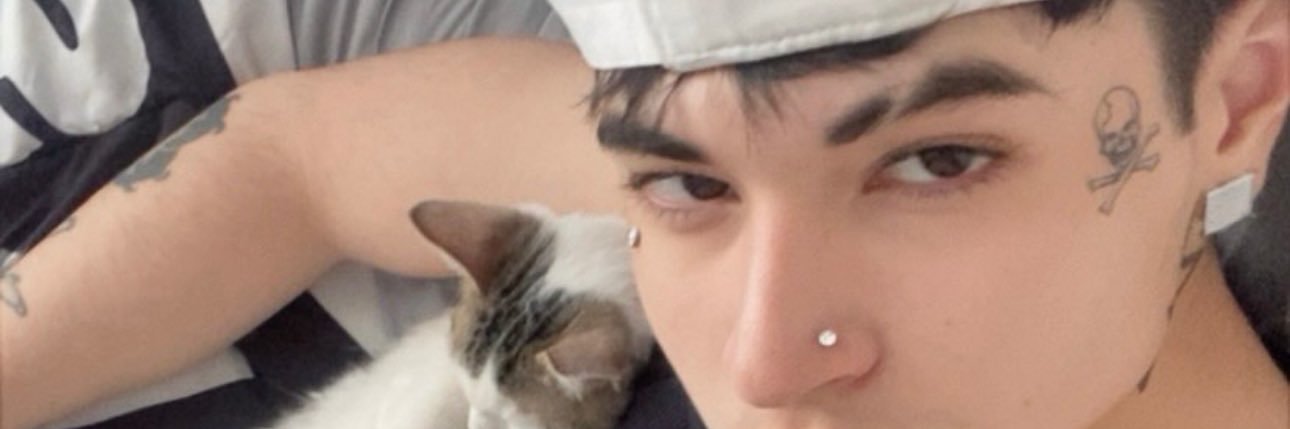 iBecqueer's profile banner image