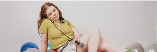 annielowthom Profile Banner