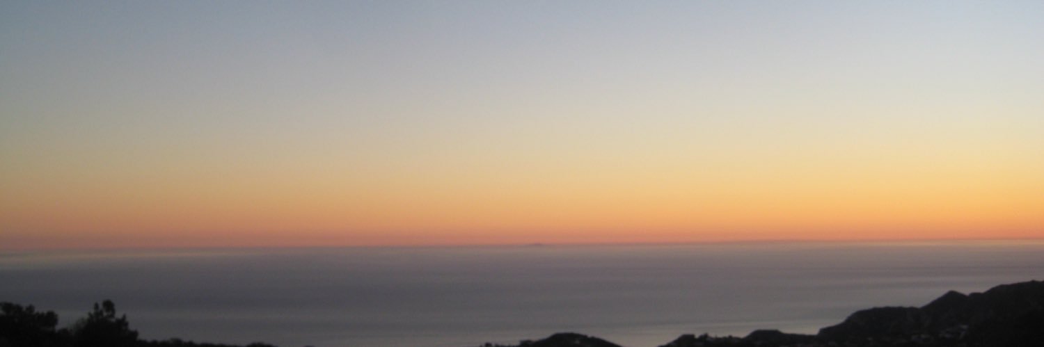 noefinee's profile banner image