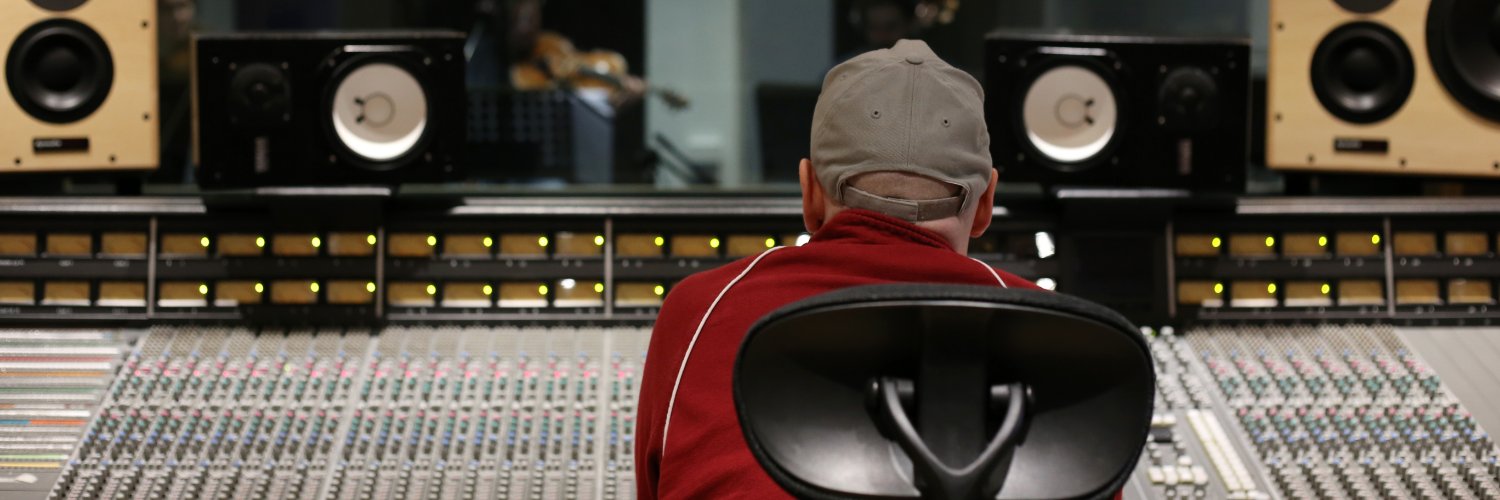 Robert M Thomas banner