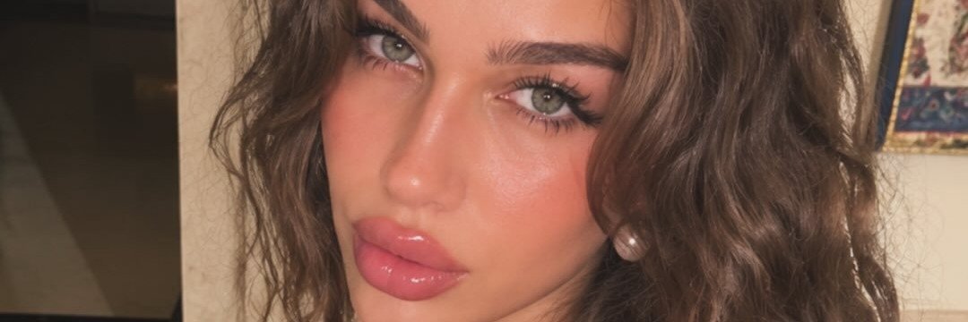 CarinaCarinavj's profile banner image