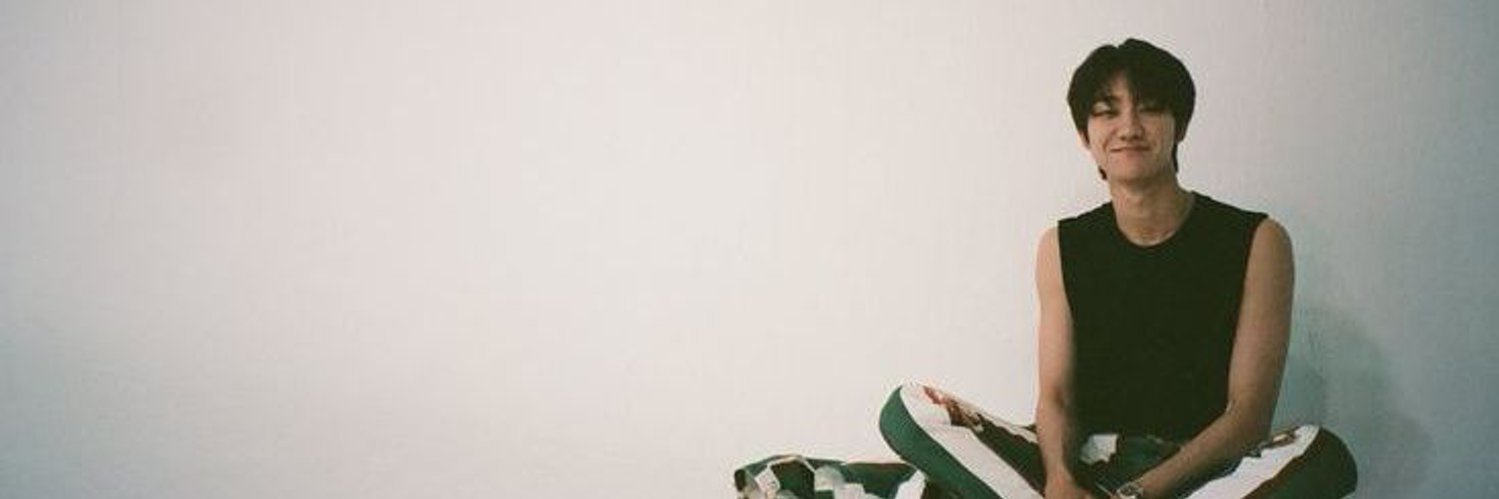 waveindeely's profile banner image