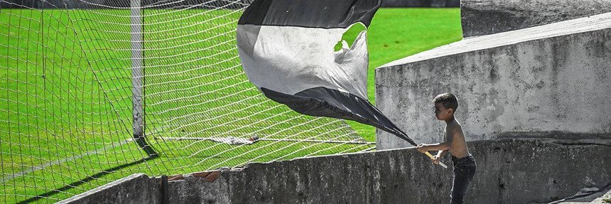 Alex de Castro banner