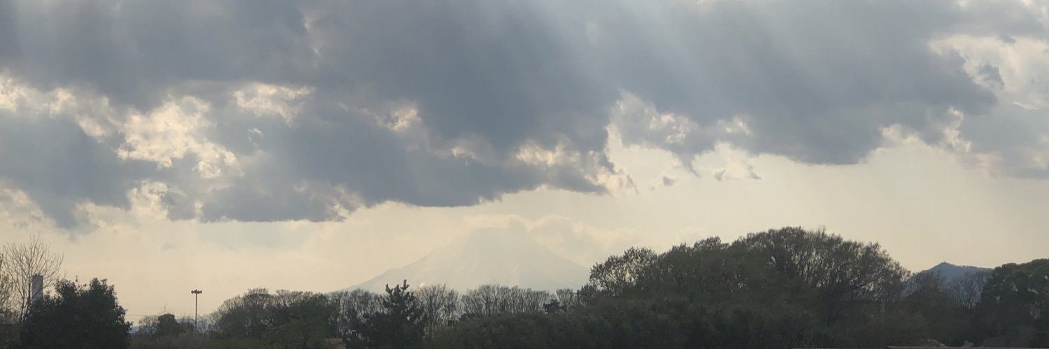 tr_f4's profile banner image