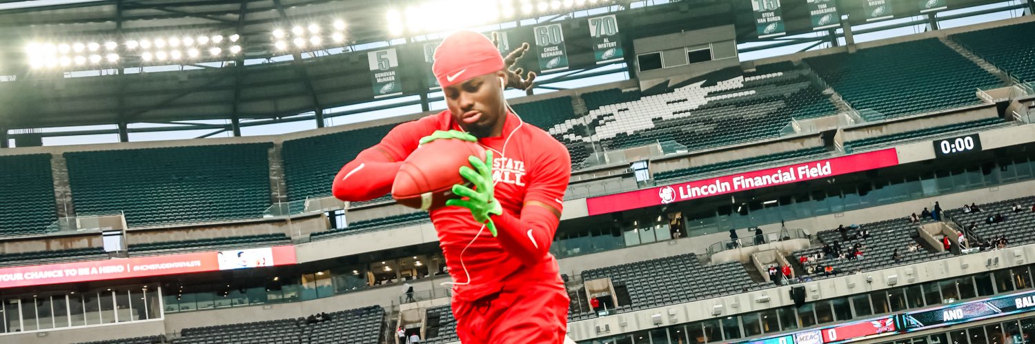 Wayne Favors III🦍 banner