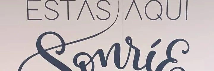 D. lía M banner