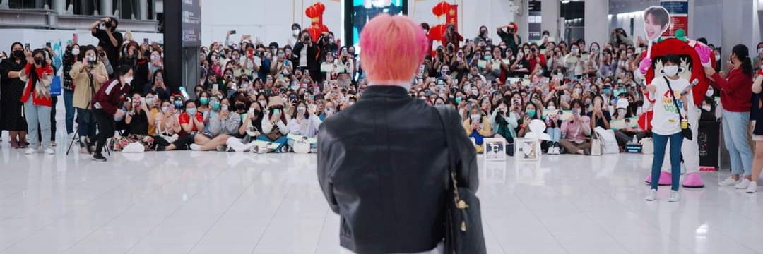 J-u-l-i-l-y 🍓 banner