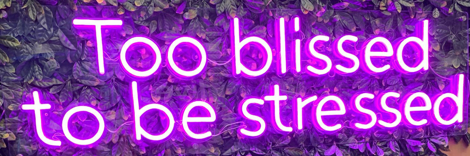 vickibeactive's profile banner image