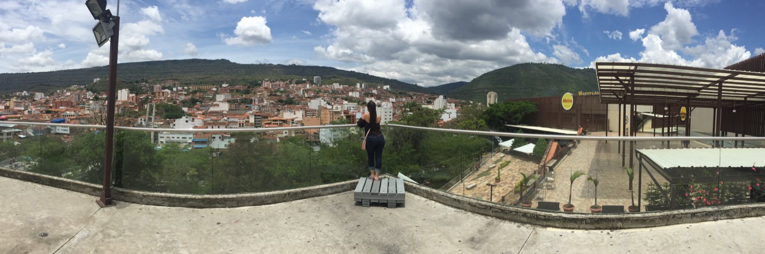 Valerialmeida96's profile banner image
