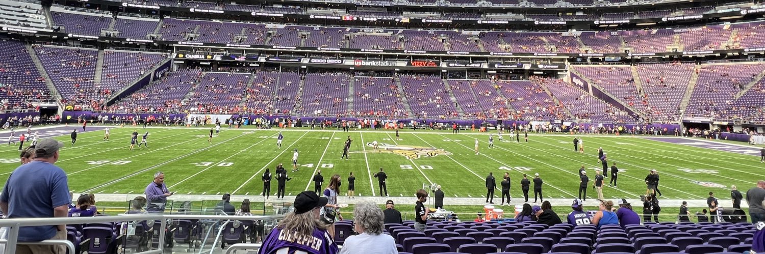 SkolWolves banner