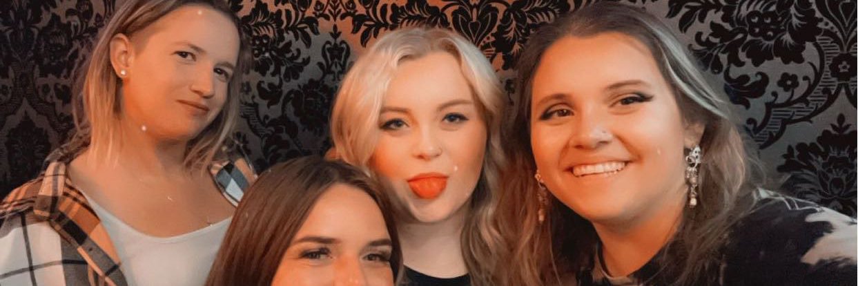 imhollybeth's profile banner image