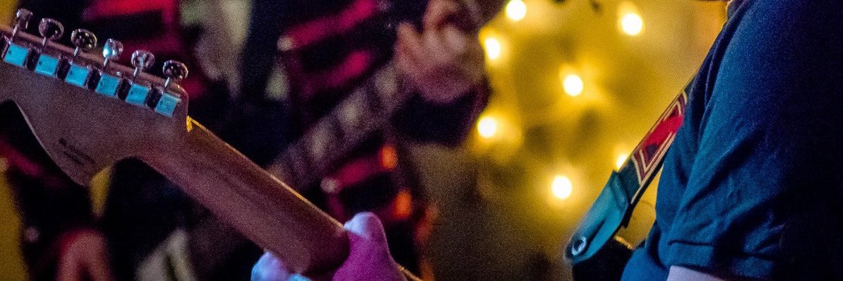 Guitar totin' geek banner
