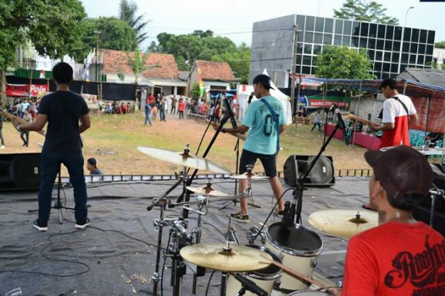 STAY AT TOMORROW*TNG banner