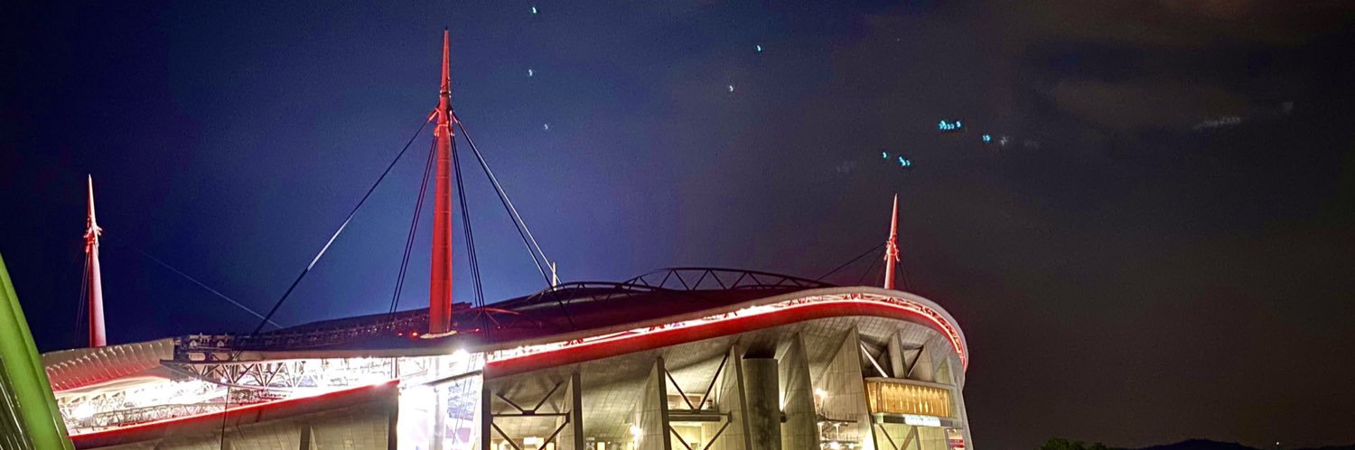 makivic's profile banner image