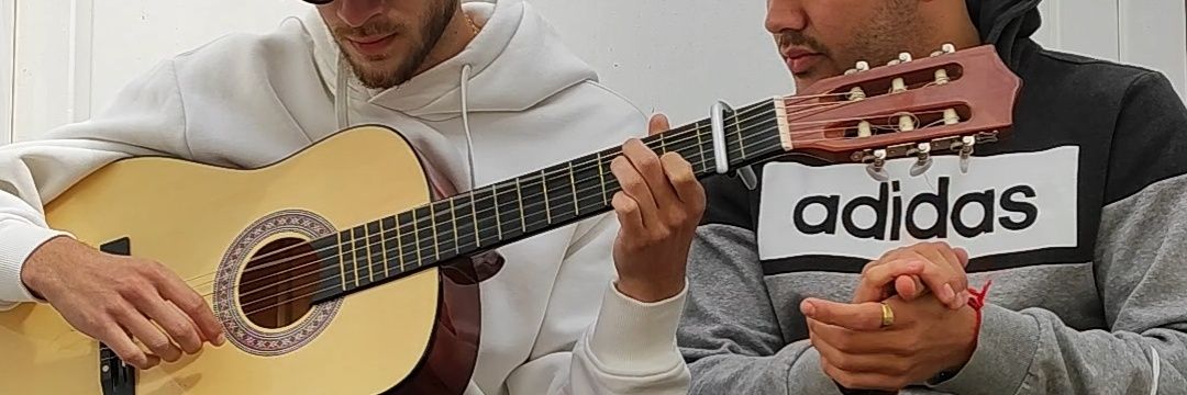 Í C A R O banner