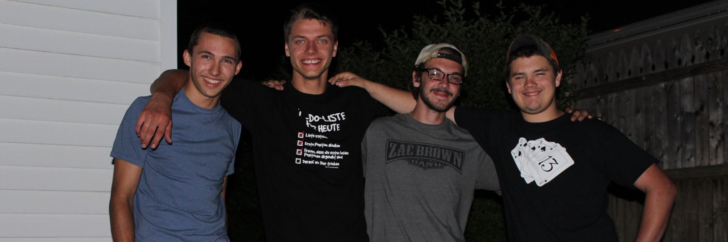 schur32's profile banner image