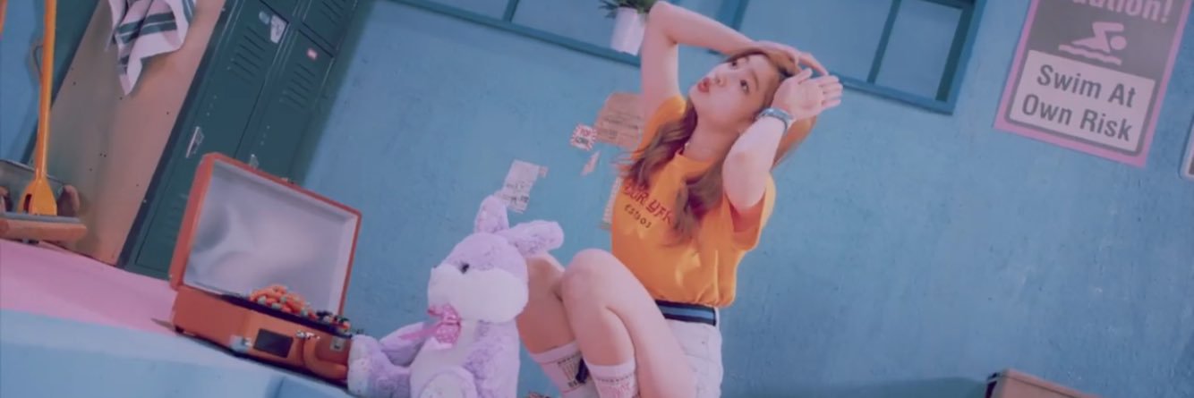twice____r's profile banner image