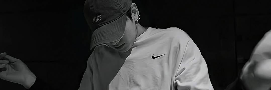 findingtaee's profile banner image