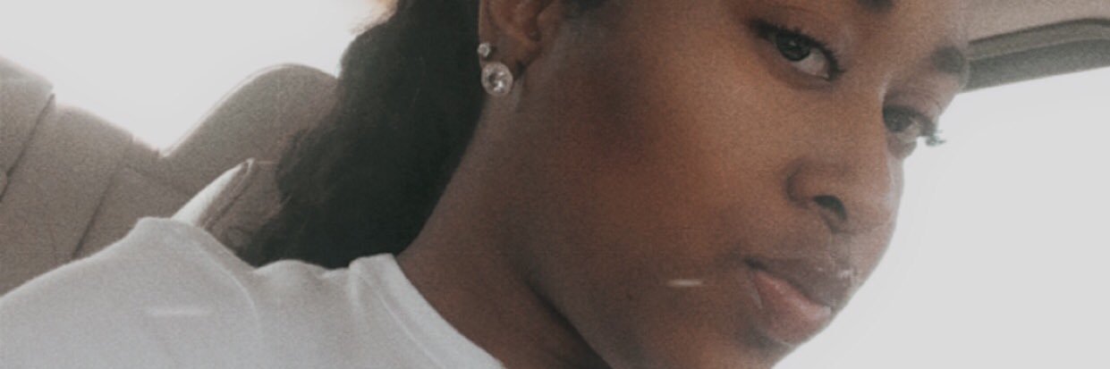 _krismarieee's profile banner image