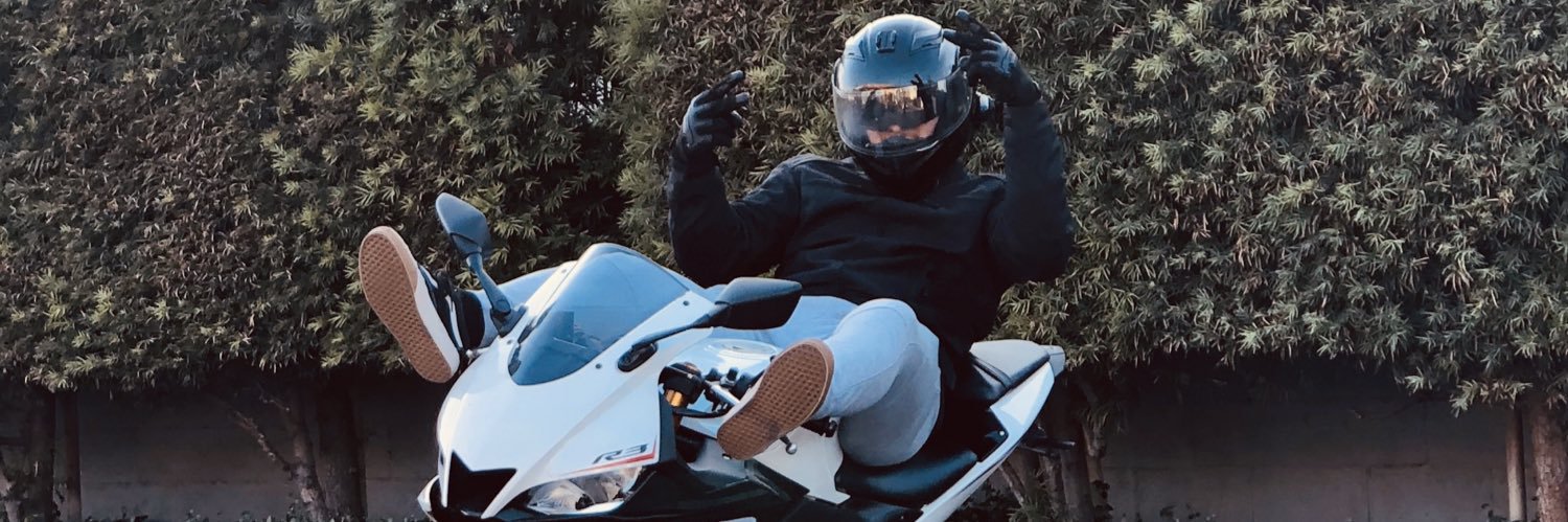Rluna_10's profile banner image