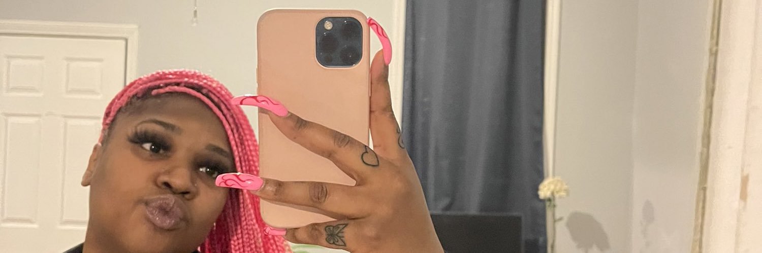 queenriri banner