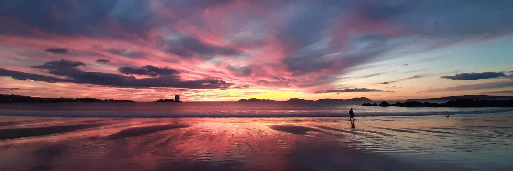 Carlos📚🎬🌍📷 banner