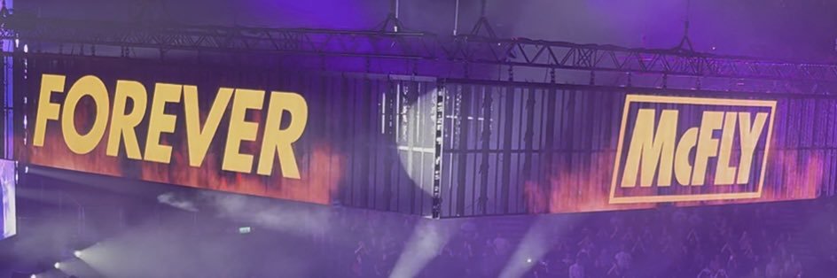Leanne 💚 banner