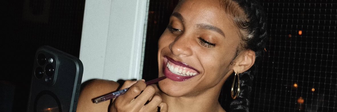 Chloe Abbott (Ab • bitt) banner